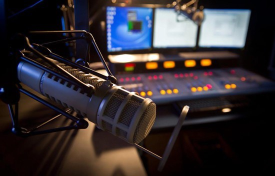 <span style="font-weight: bold;">RADIO POR INTERNET EN VIVO EN TODO EL MUNDO</span>